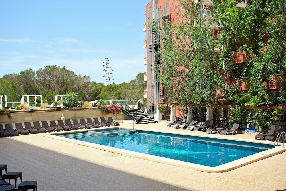 Ipanema Beach Hotel 32/34