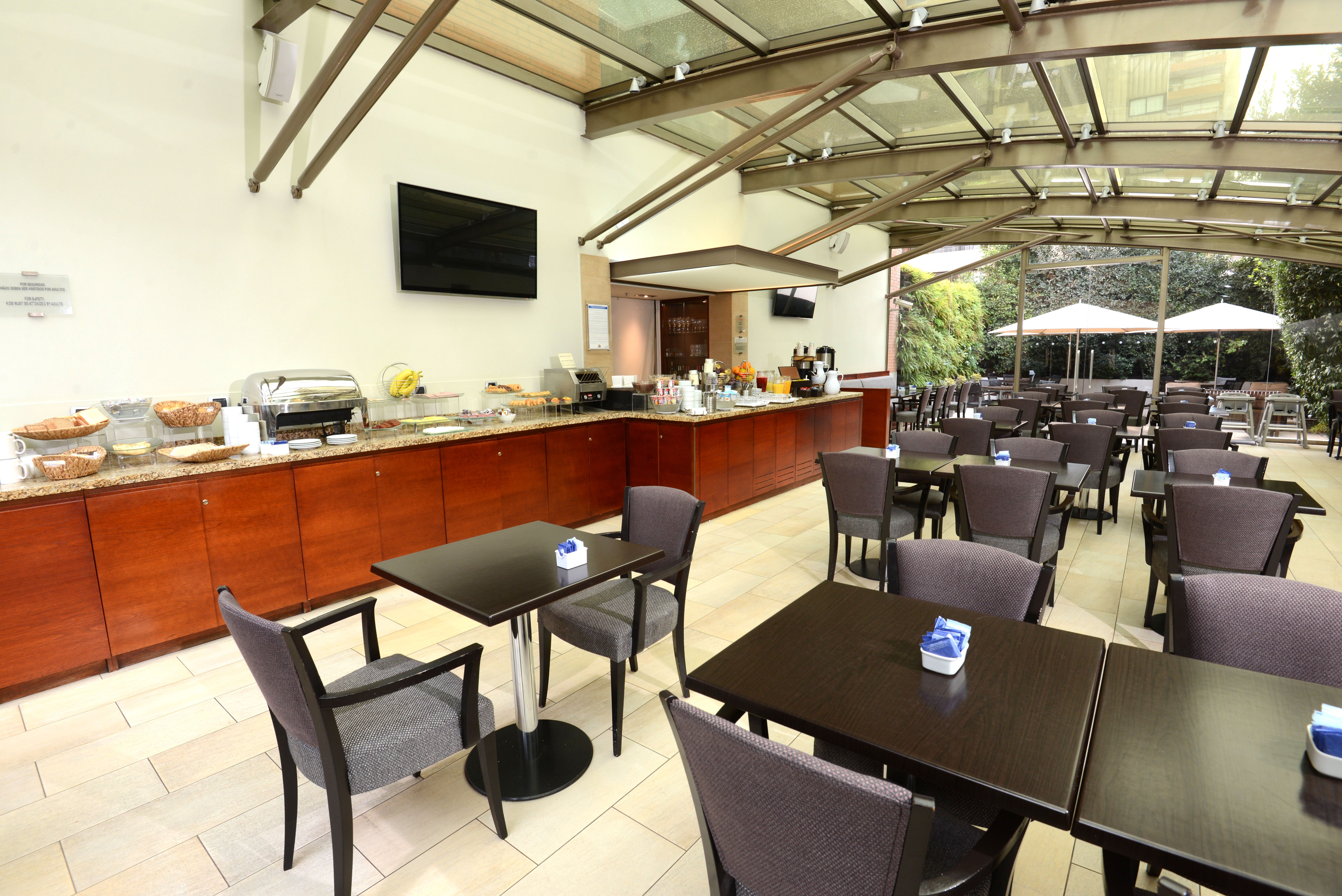 Holiday Inn Express Santiago Las Condes Former Holiday Inn Express Santiago el Golf 58/75