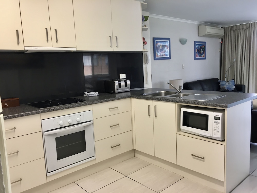 Burleigh Palms Holiday Apartments 62/75