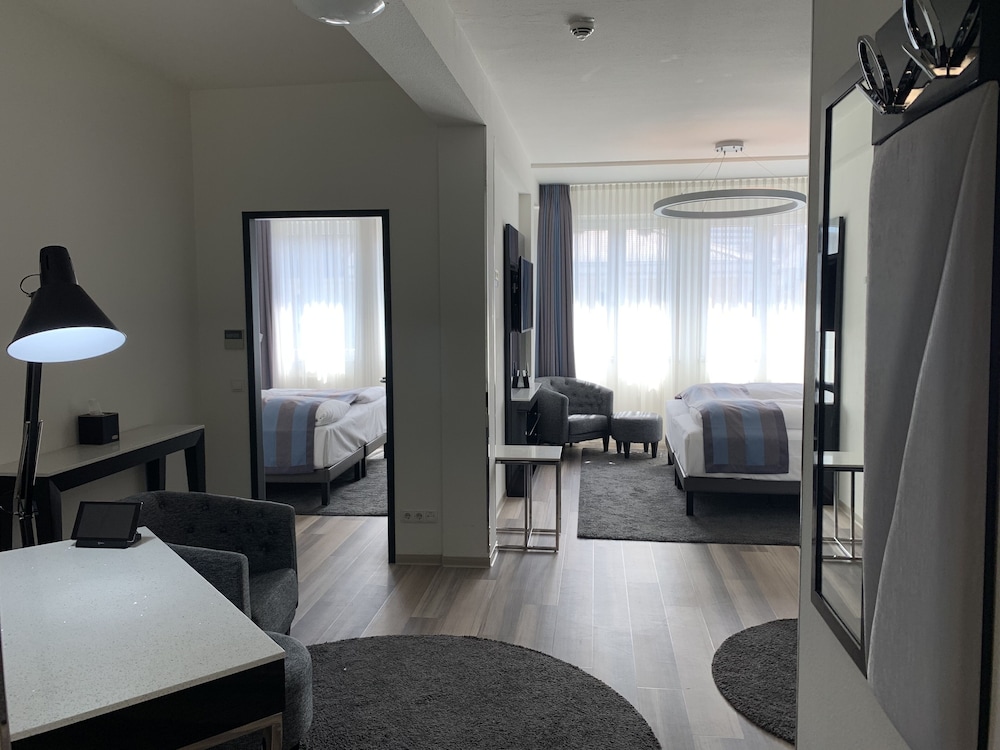 Mercure Hotel Kaiserhof Frankfurt City Center 36/58