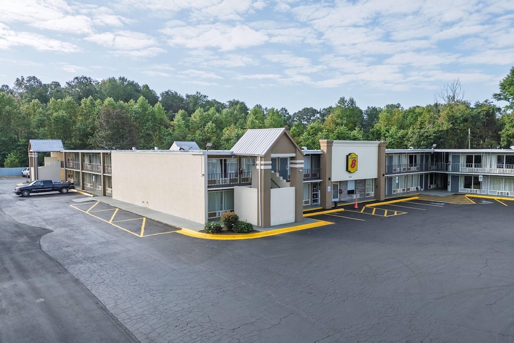 Super 8 by Wyndham Morganton 37/50
