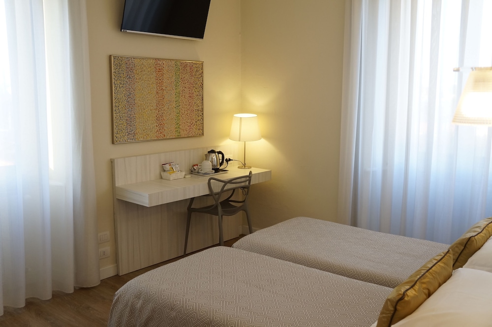 Room, Single, Double Bed