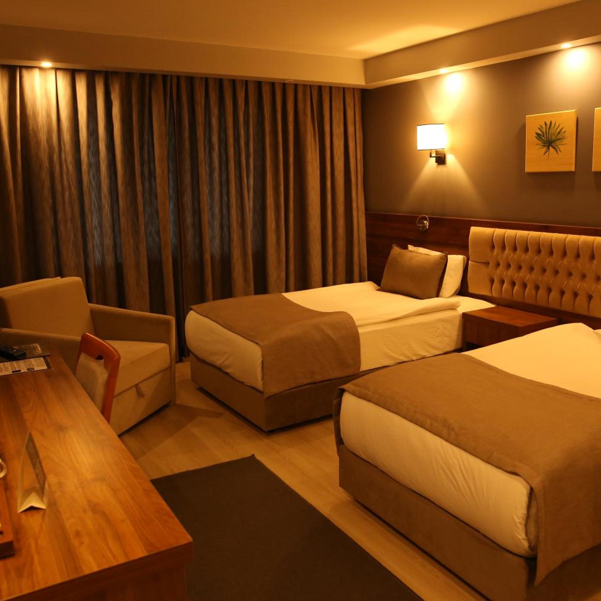 Oytun Hotel 37/52