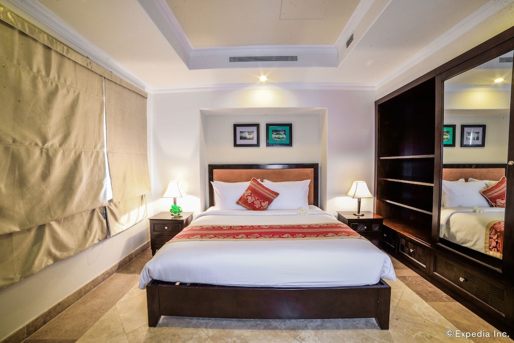 Olalani Resort and Condotel 17/69