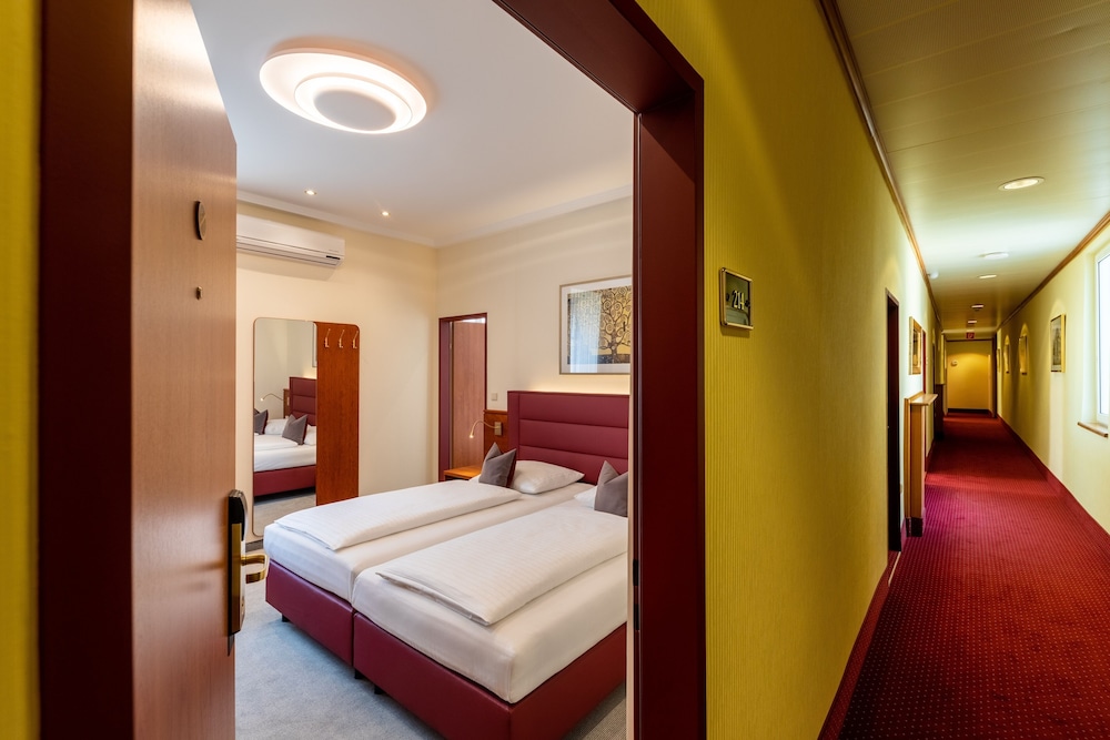 غرفة كومفورت بسرير مزدوج بإطلالة على الفناء، Austria Classic Hotel Wien 8/10