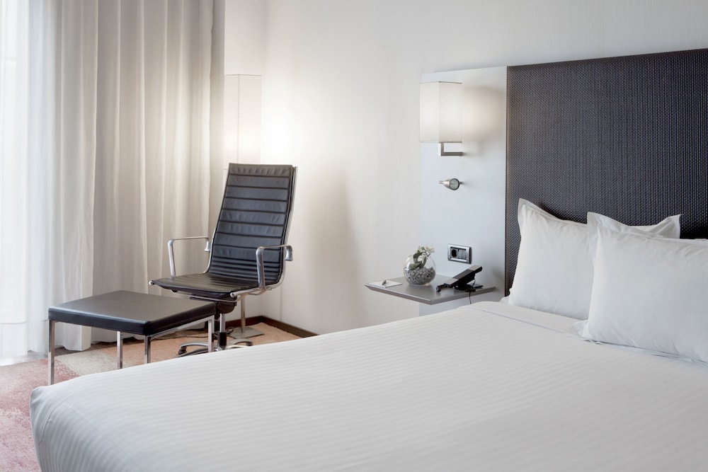 AC Hotel Burgos by Marriott 10/51