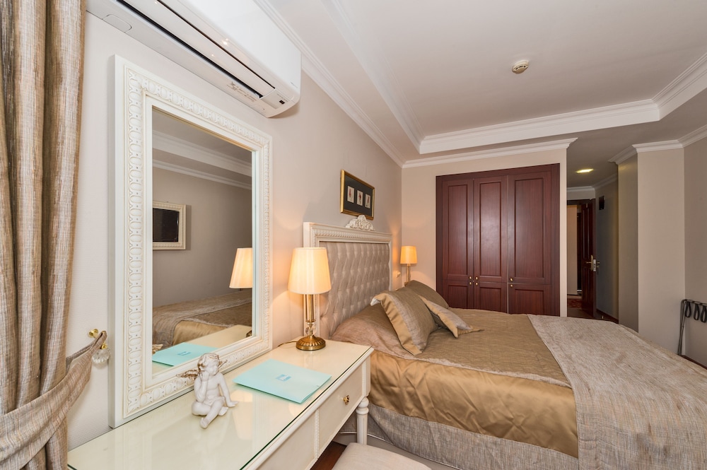 Hotel Daphne 31/64