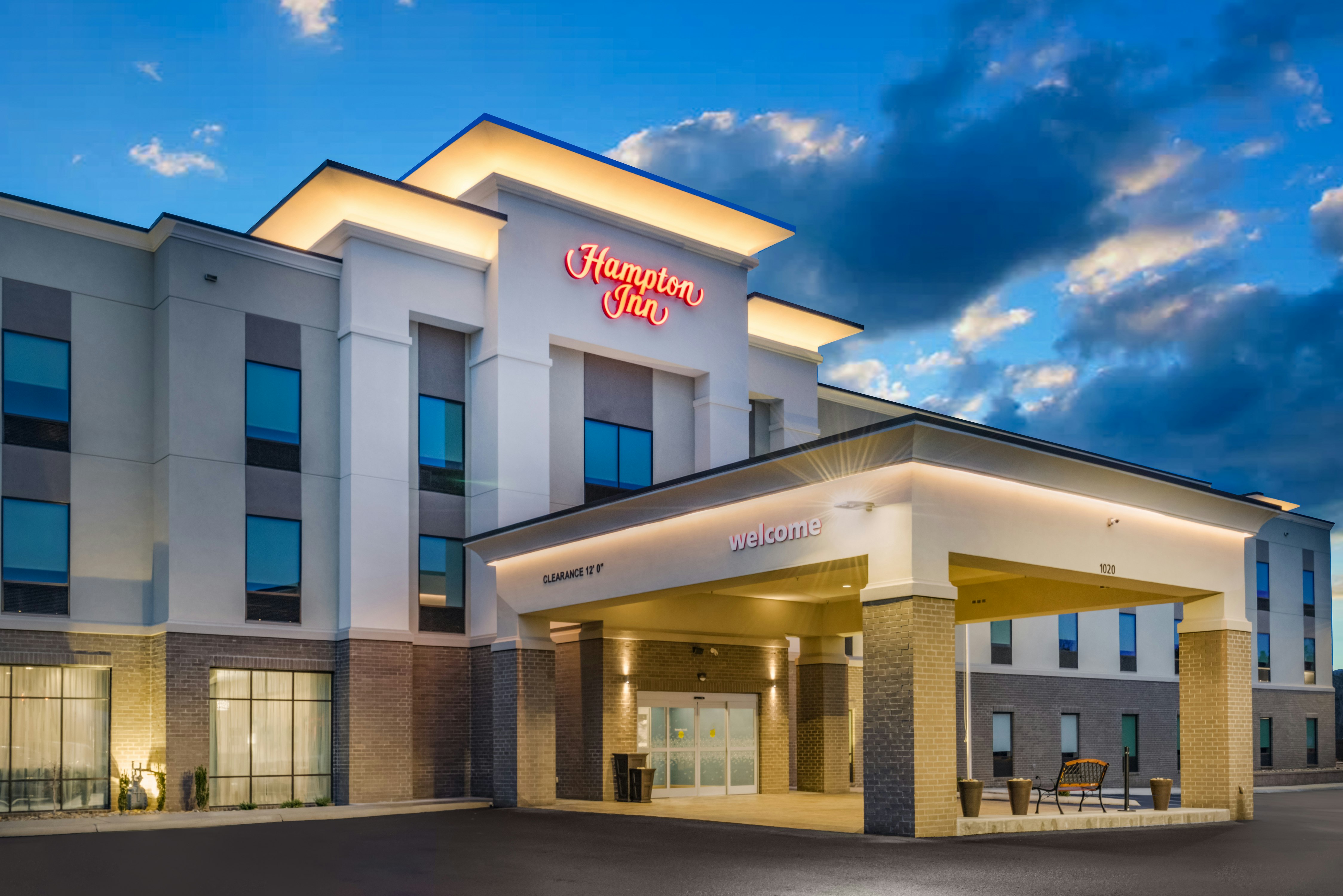 Hampton Inn Newport, TN 2/34