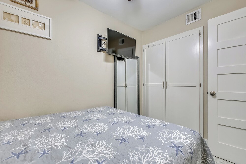 Casa Del Mar Beachfront Suites 63/82