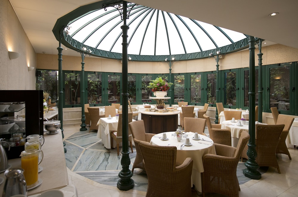 Hera Hotel 32/39