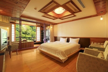 Full Moon Spa 19/59