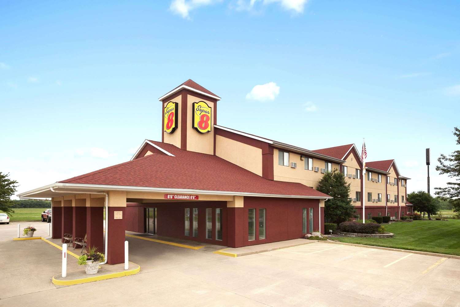 Super 8 by Wyndham Salem 2/9
