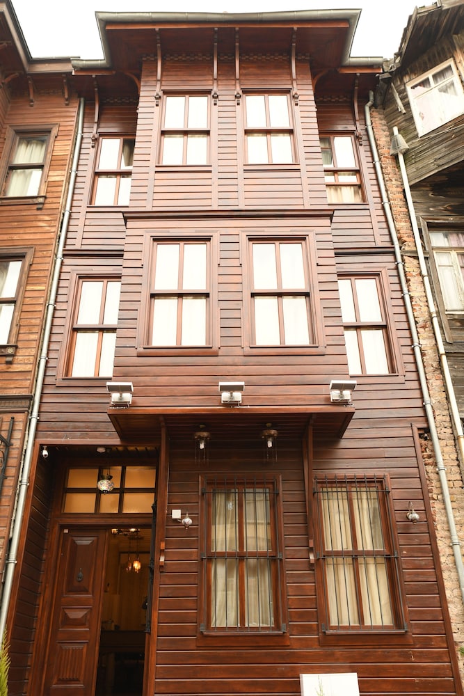 Nuray Hotel 1/54