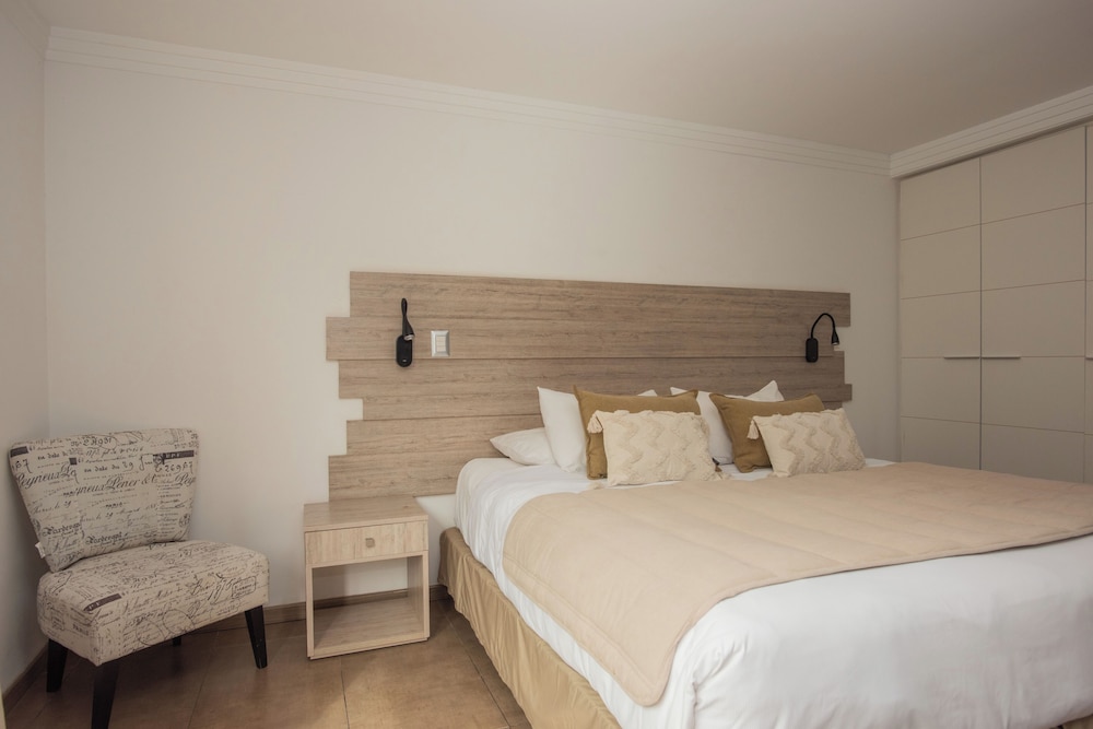 غرفة سوبيريور بسرير كينج بإطلالة على الحديقة، Hotel Mae 3/8