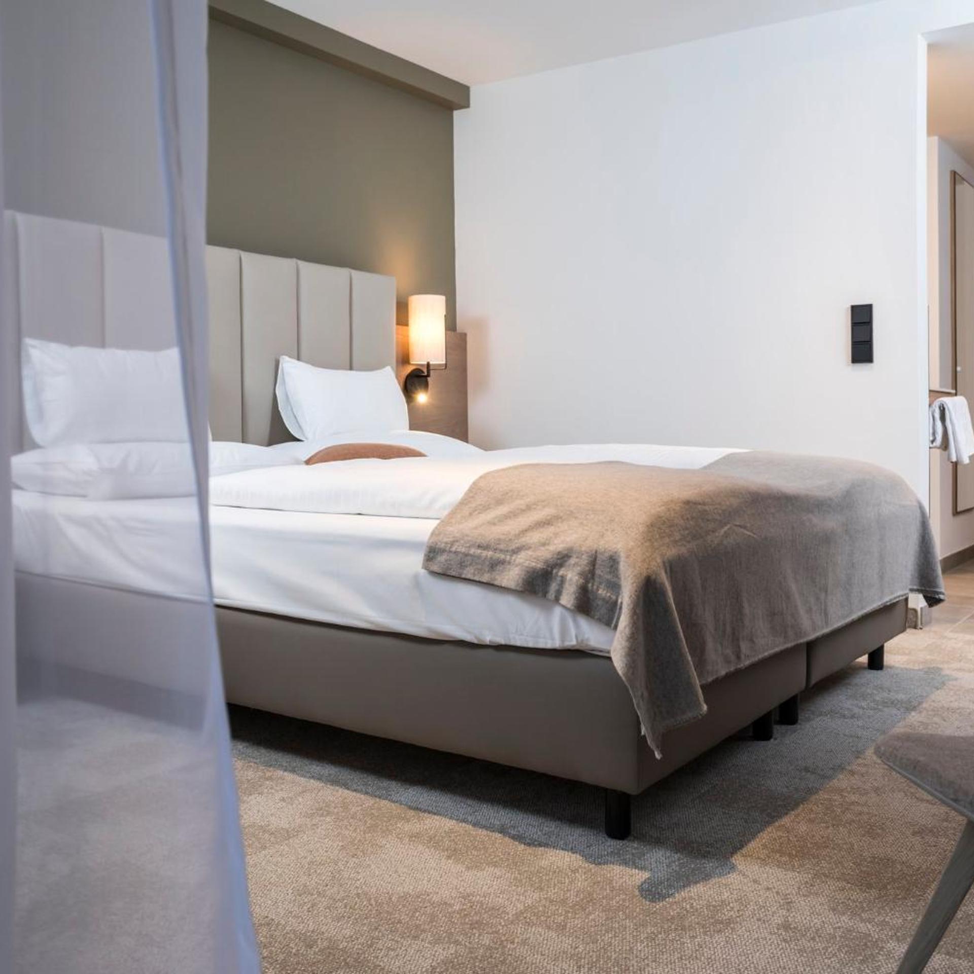 Standard, King Bed