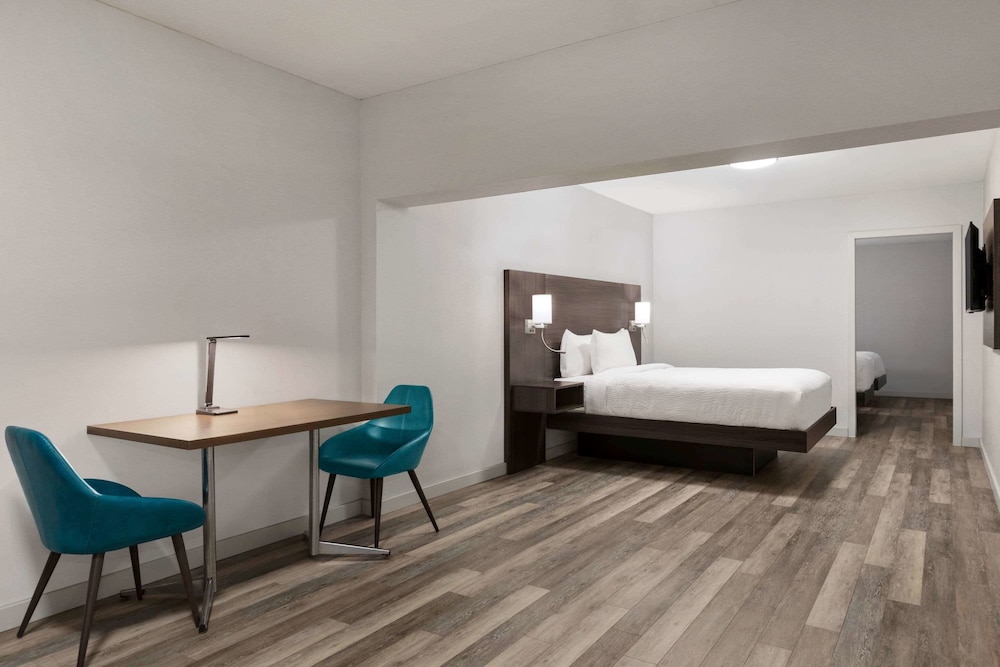 Days Inn by Wyndham Saint John New Brunswick 12/41