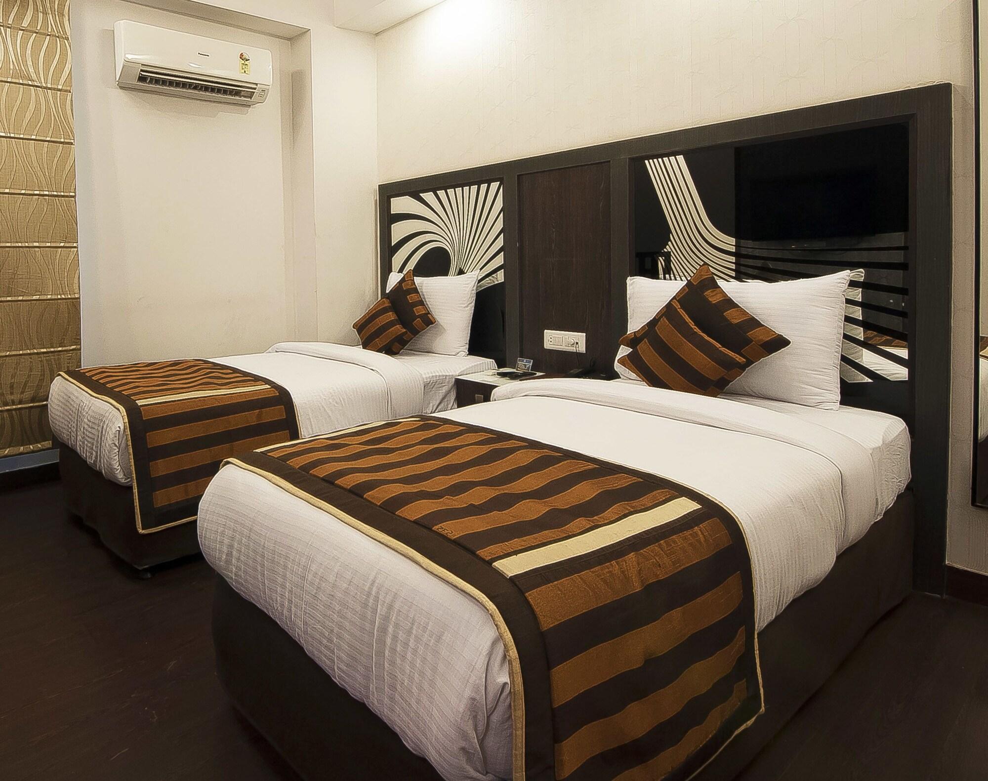 Hotel Pitrashish Premium 17/42