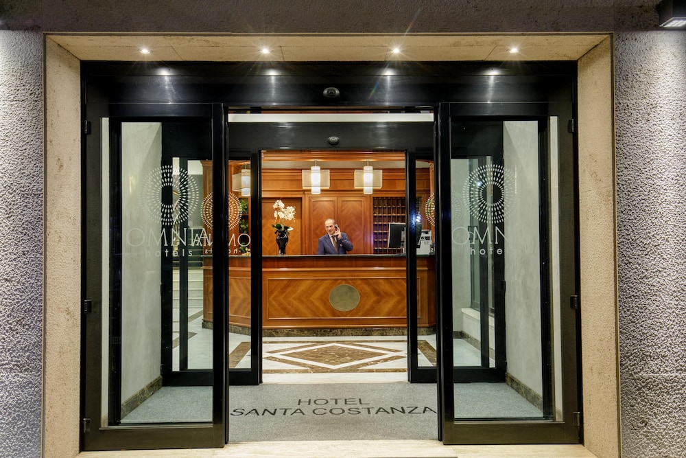 Santa Costanza Hotel 8/50