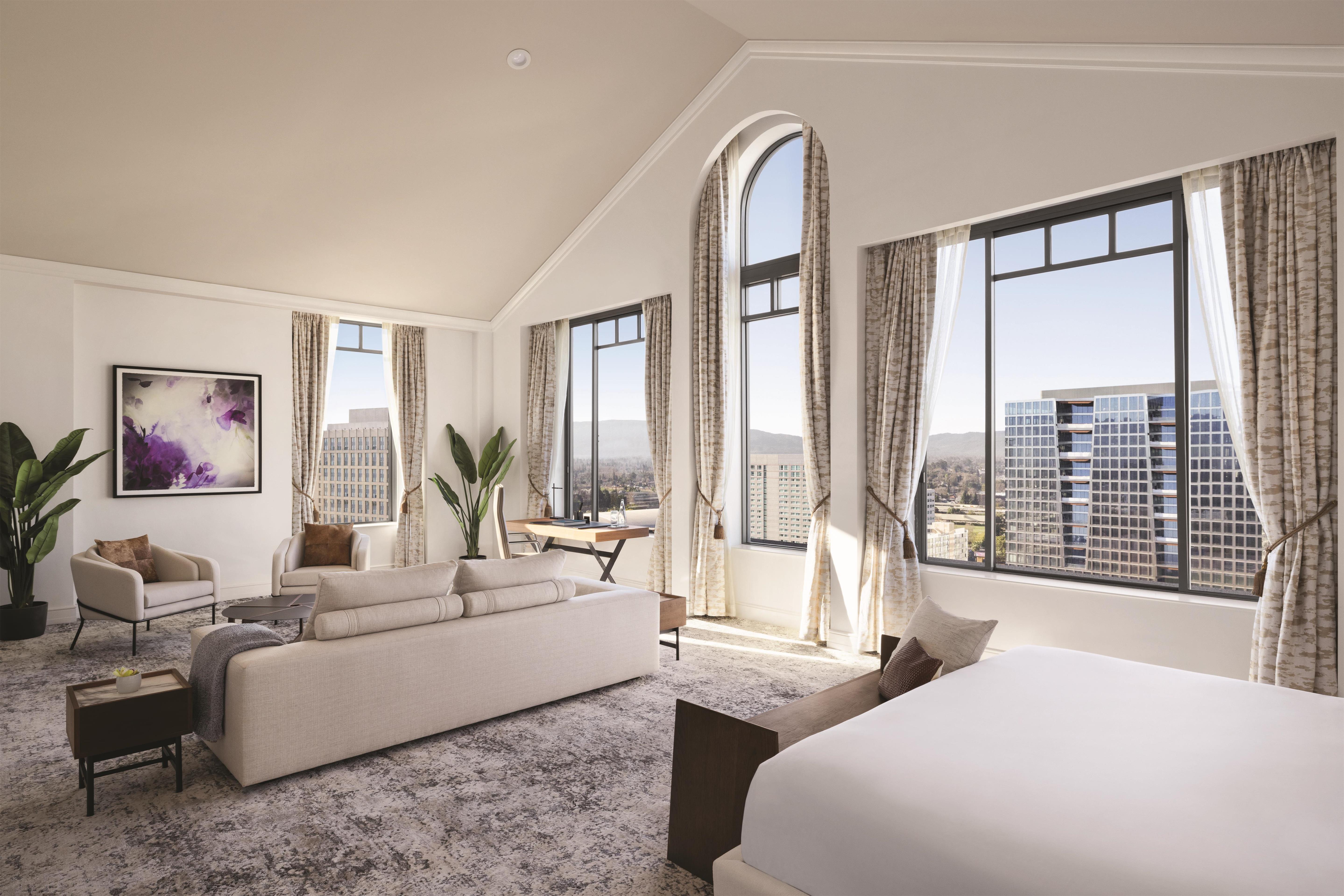 International, Suite, King Bed, Main Tower