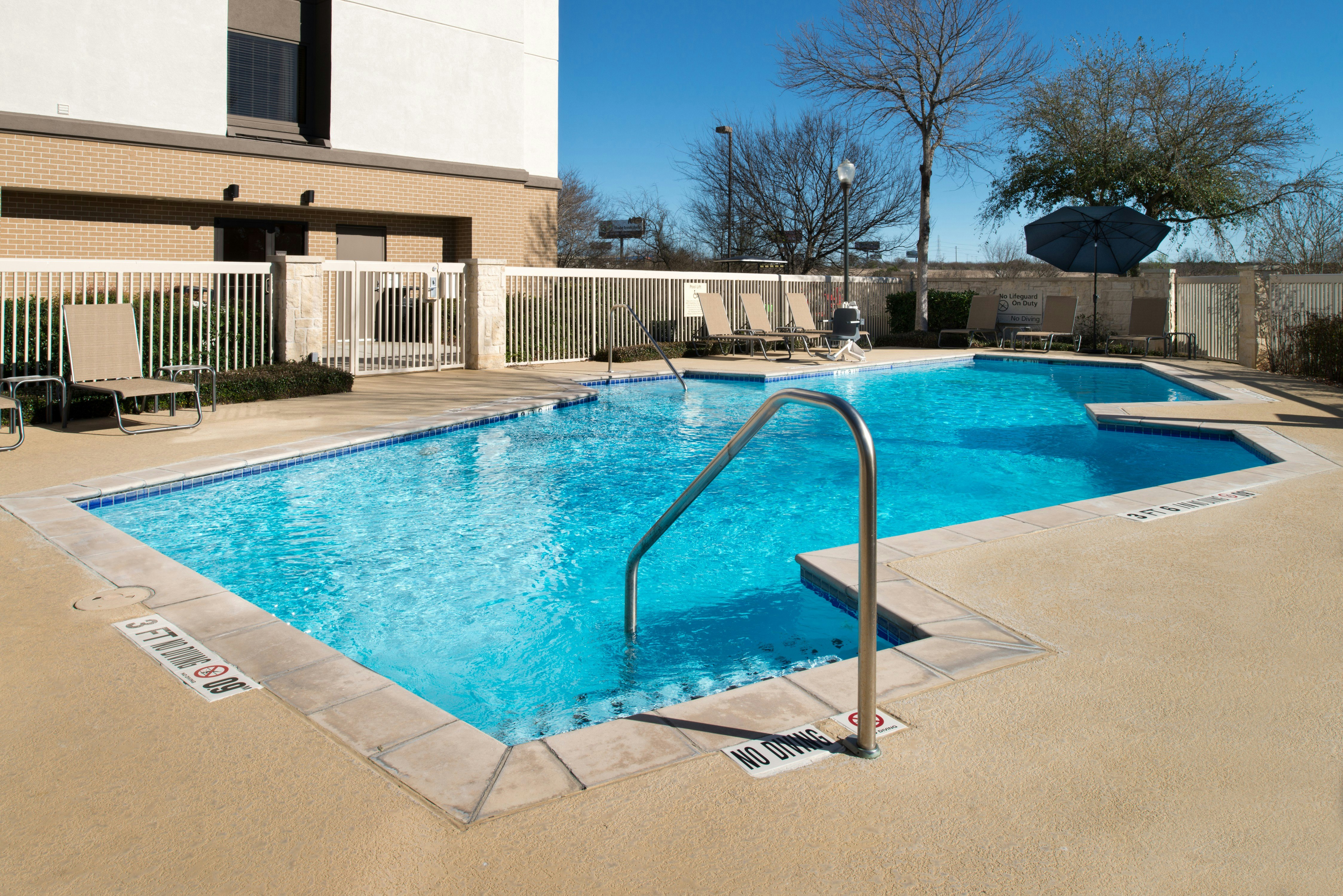Hampton Inn and Suites Schertz 26/40