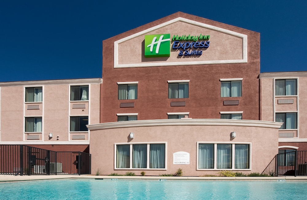 Holiday Inn Express Hotel Suites Willcox 5/53