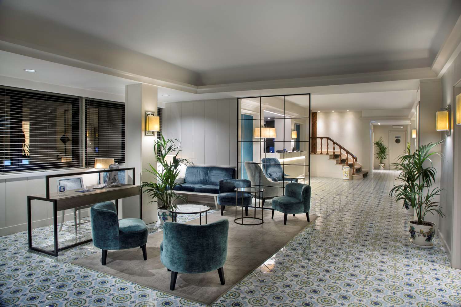 Hotel Paradiso, Bw Signature Collection 32/67