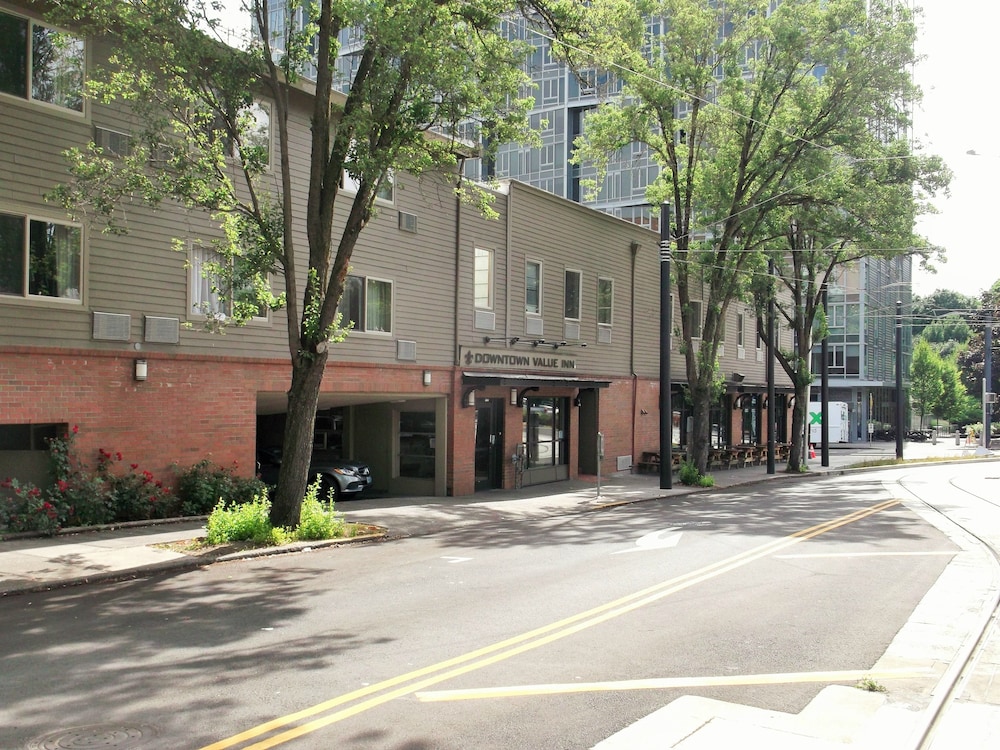 Downtown Value Inn 6/37