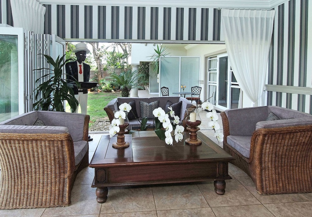 Ushaka Manor Guest House 16/37