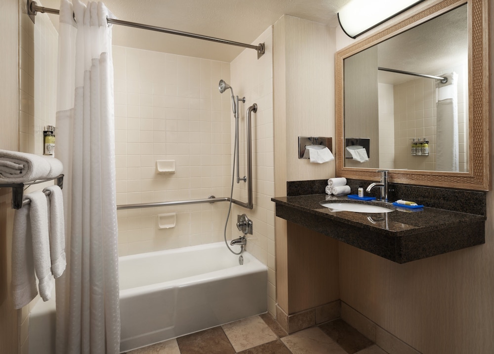 Holiday Inn Express At Monterey Bay 12/50