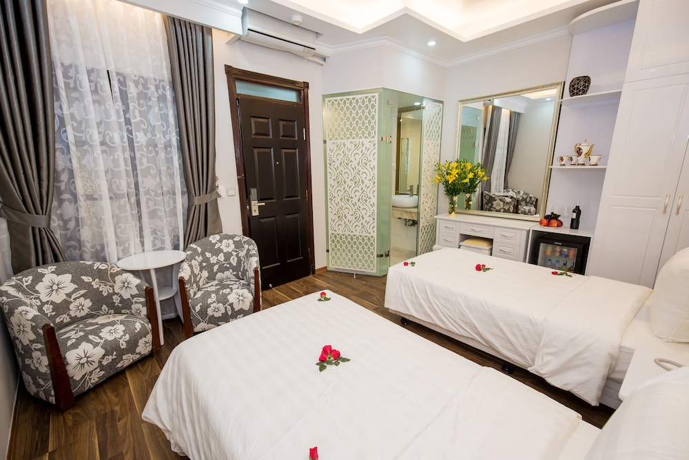 DELUXE, DOUBLE OR TWIN BED, NO VIEW