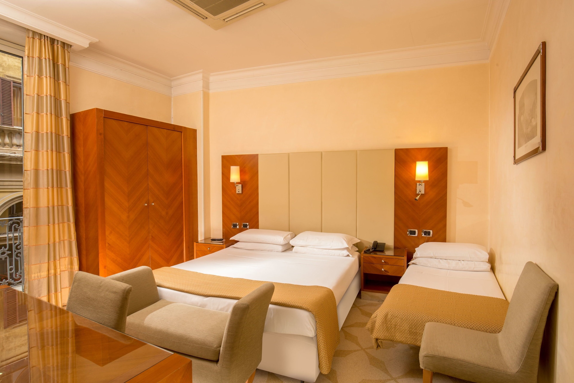 ROOM, TRIPLE