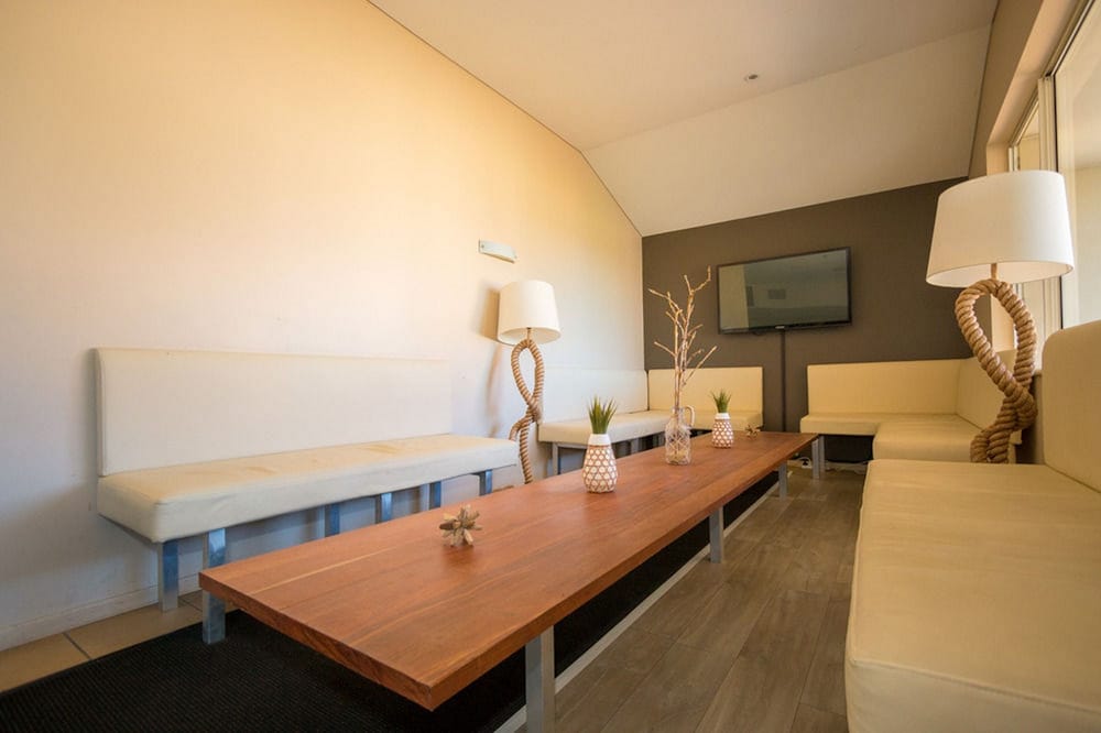 Beach Haven Executive Apartments 4/42