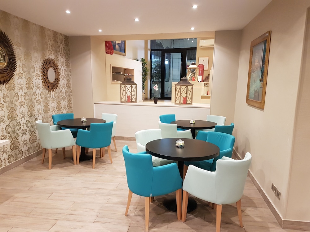 restaurant cafeteria