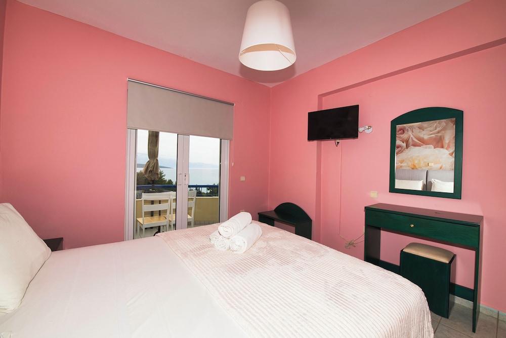 ROOM, TRIPLE, SEA VIEW