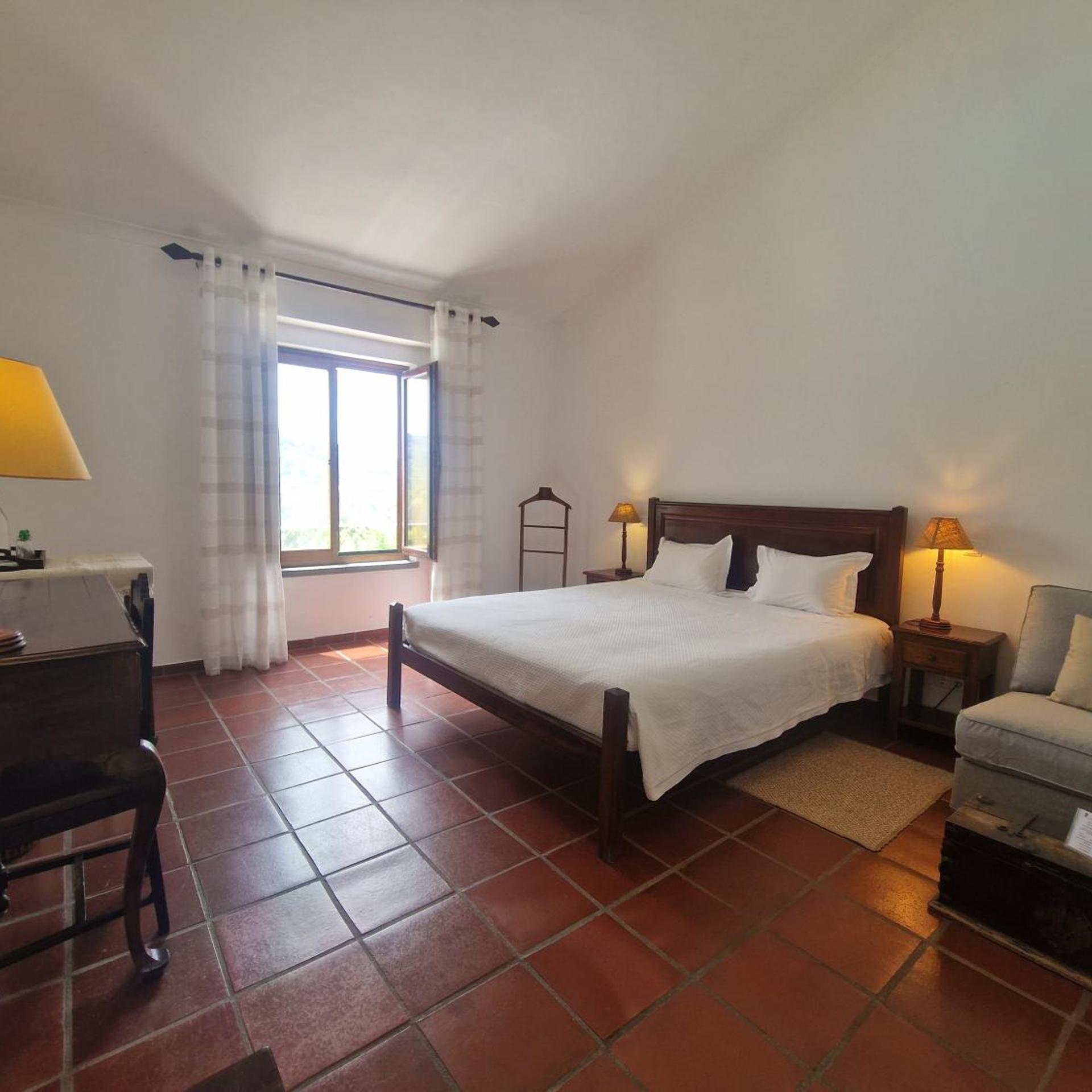 Room, Double Bed