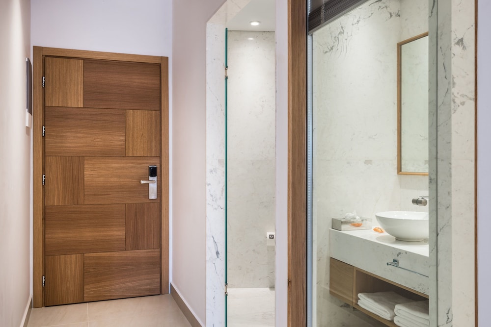 Avra Venetian Harbour Apartments 48/50