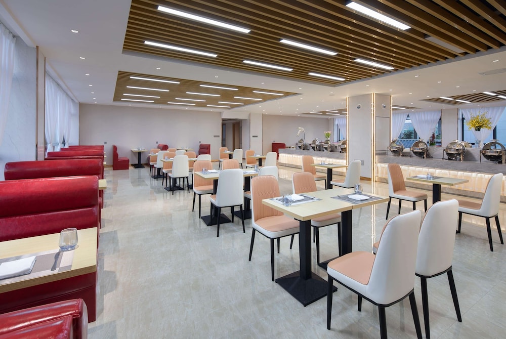 Microtel by Wyndham Lijiang 13/20