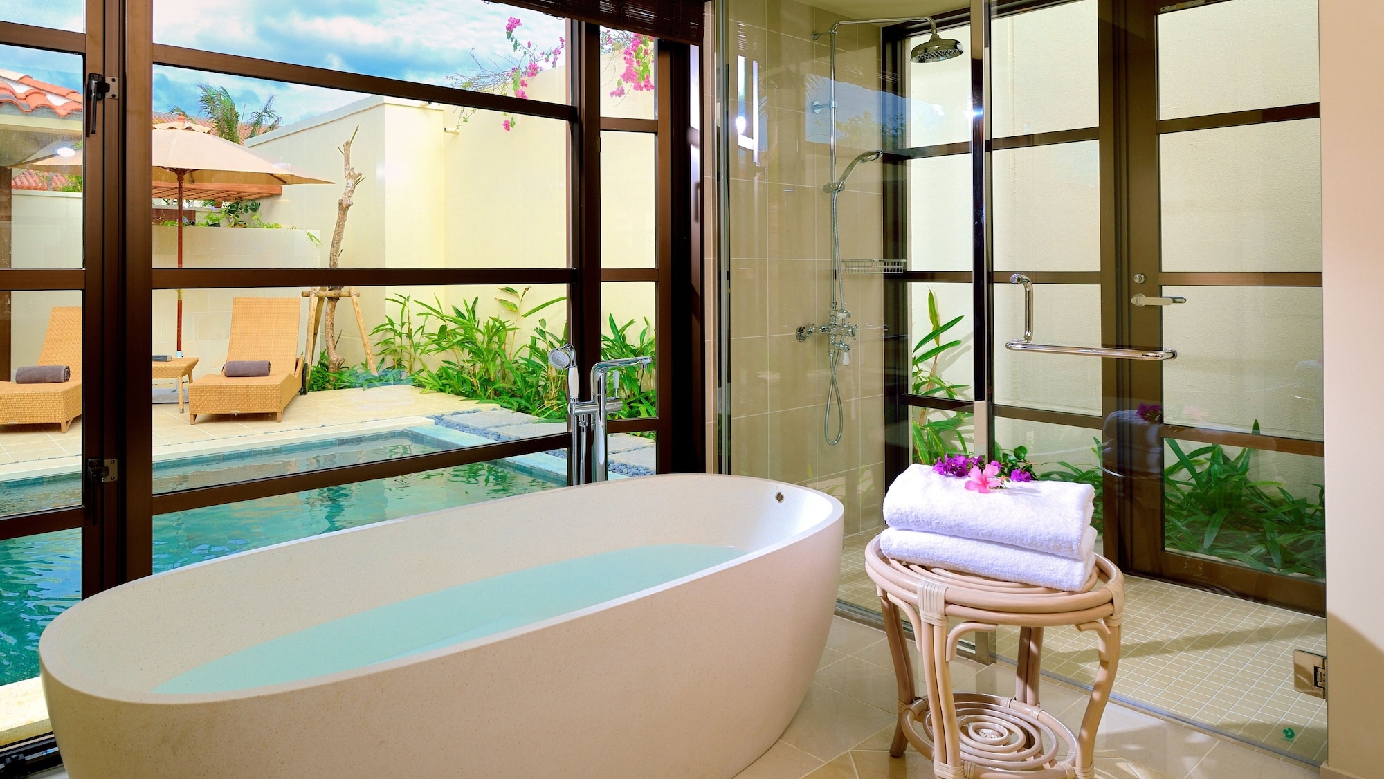 1 BEDROOM, CLUB, VILLA, KING BED