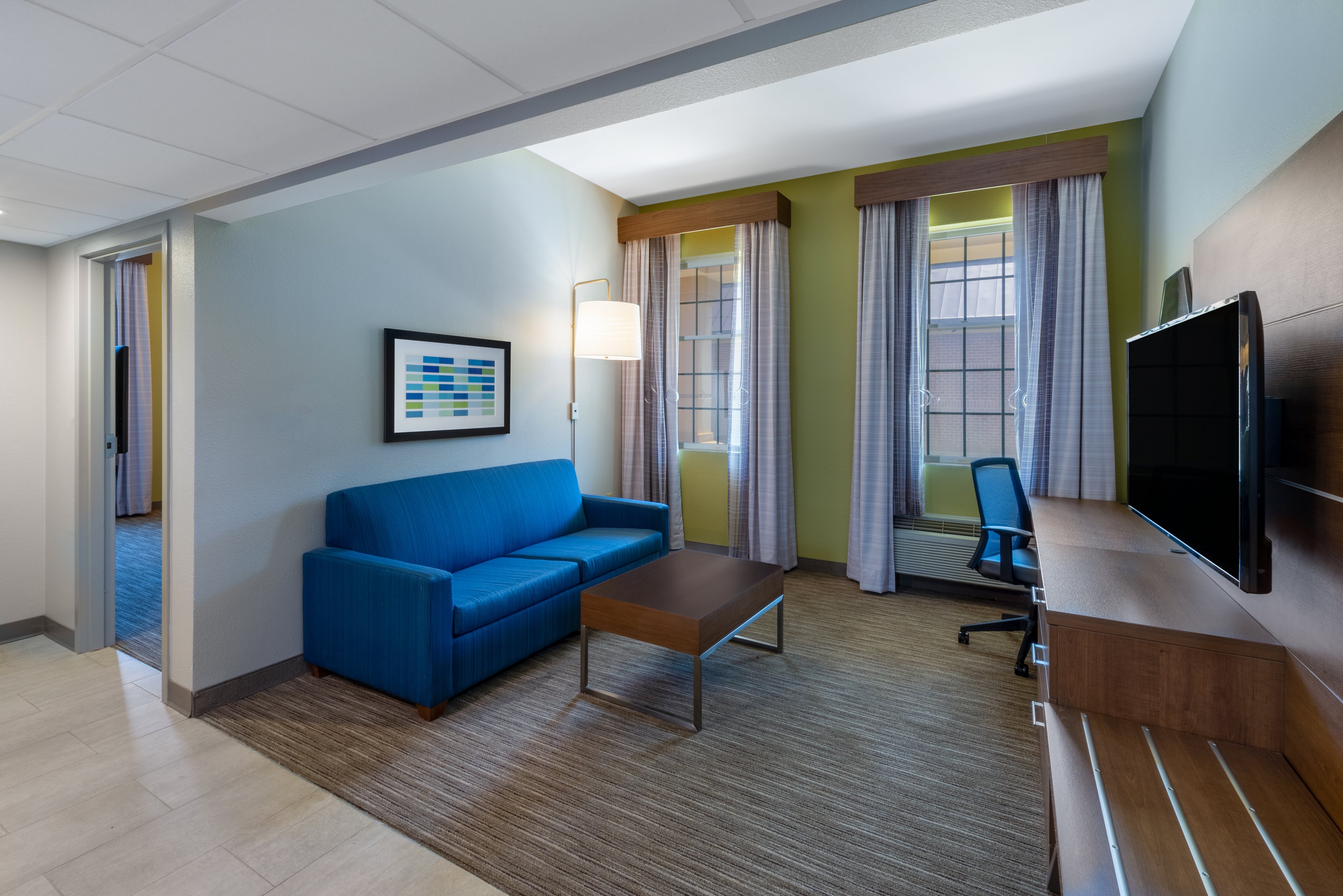 Holiday Inn Express State College Williamsburg Sq 28/48