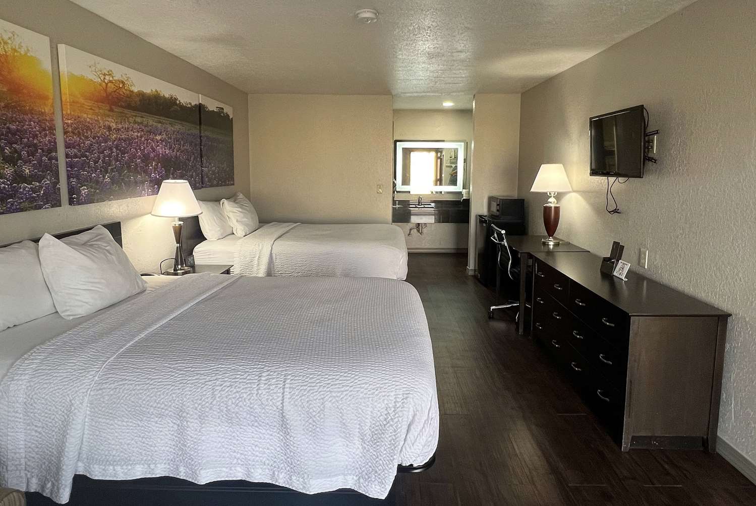 Days Inn By Wyndham Canton 10/43