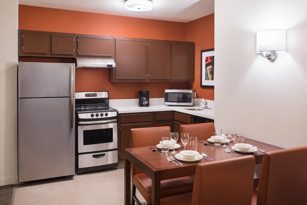 Residence Inn Las Vegas Hughes Center 42/48
