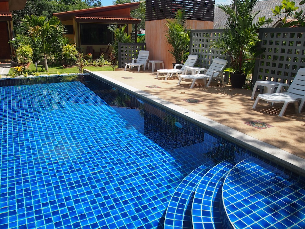 At Bangsak Resort 28/32