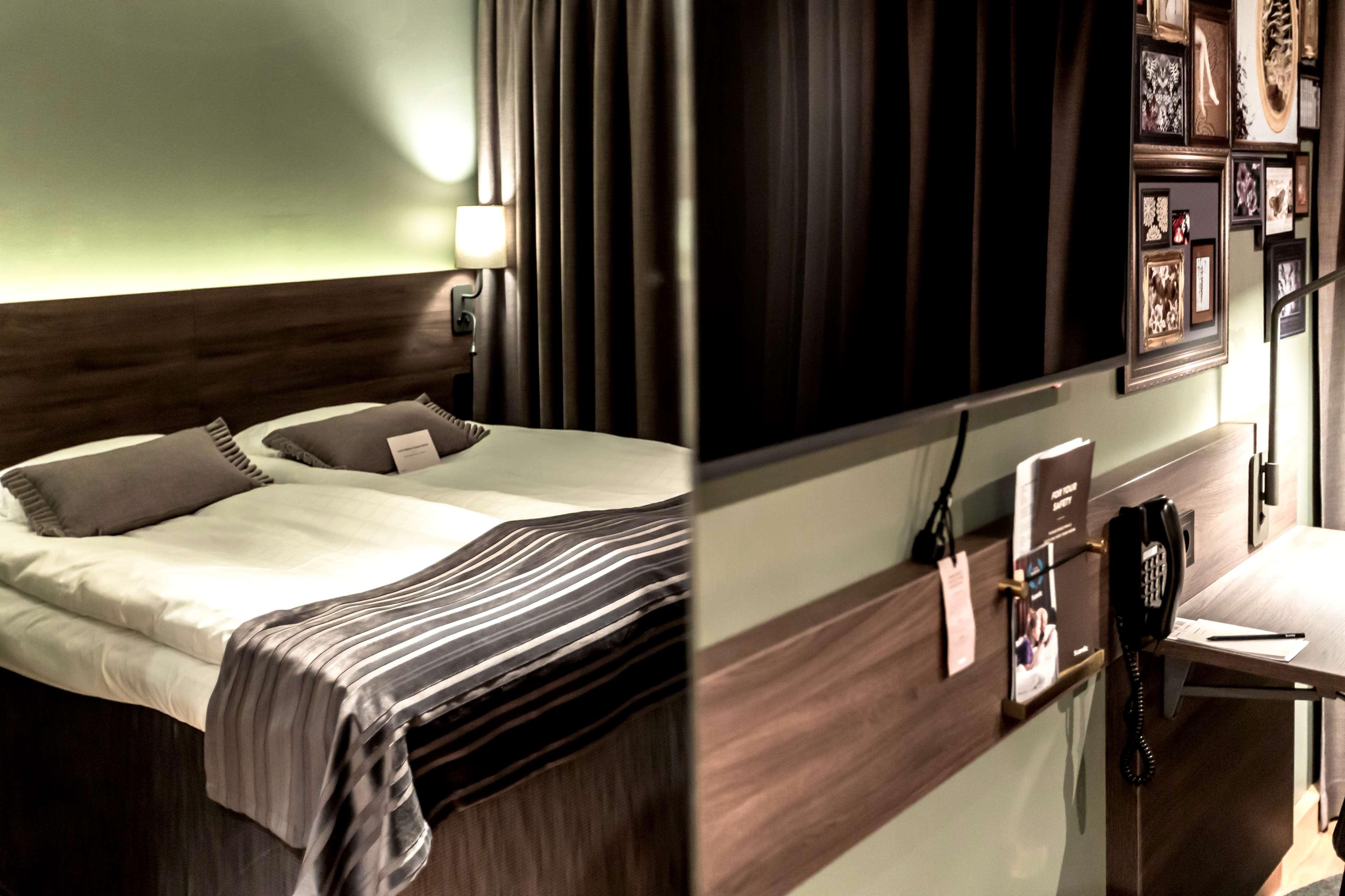 Room, Double Bed, No Window