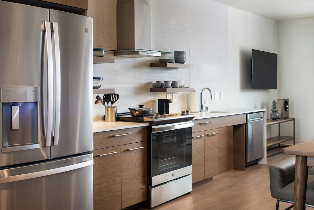 Element Reno Experience District 35/50