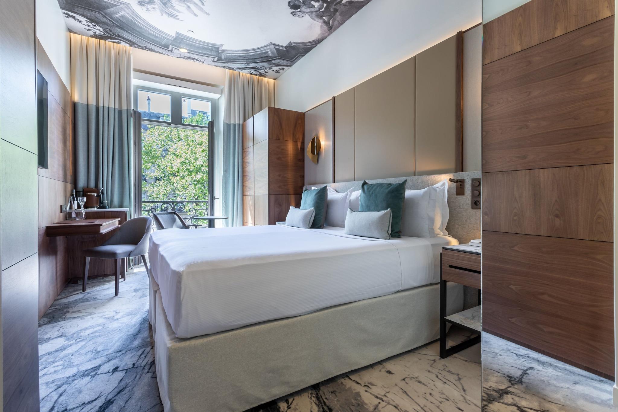 Junior Suite, King Bed, Eiffel View، InterContinental Paris - Champs-Elysees Etoile 4/9