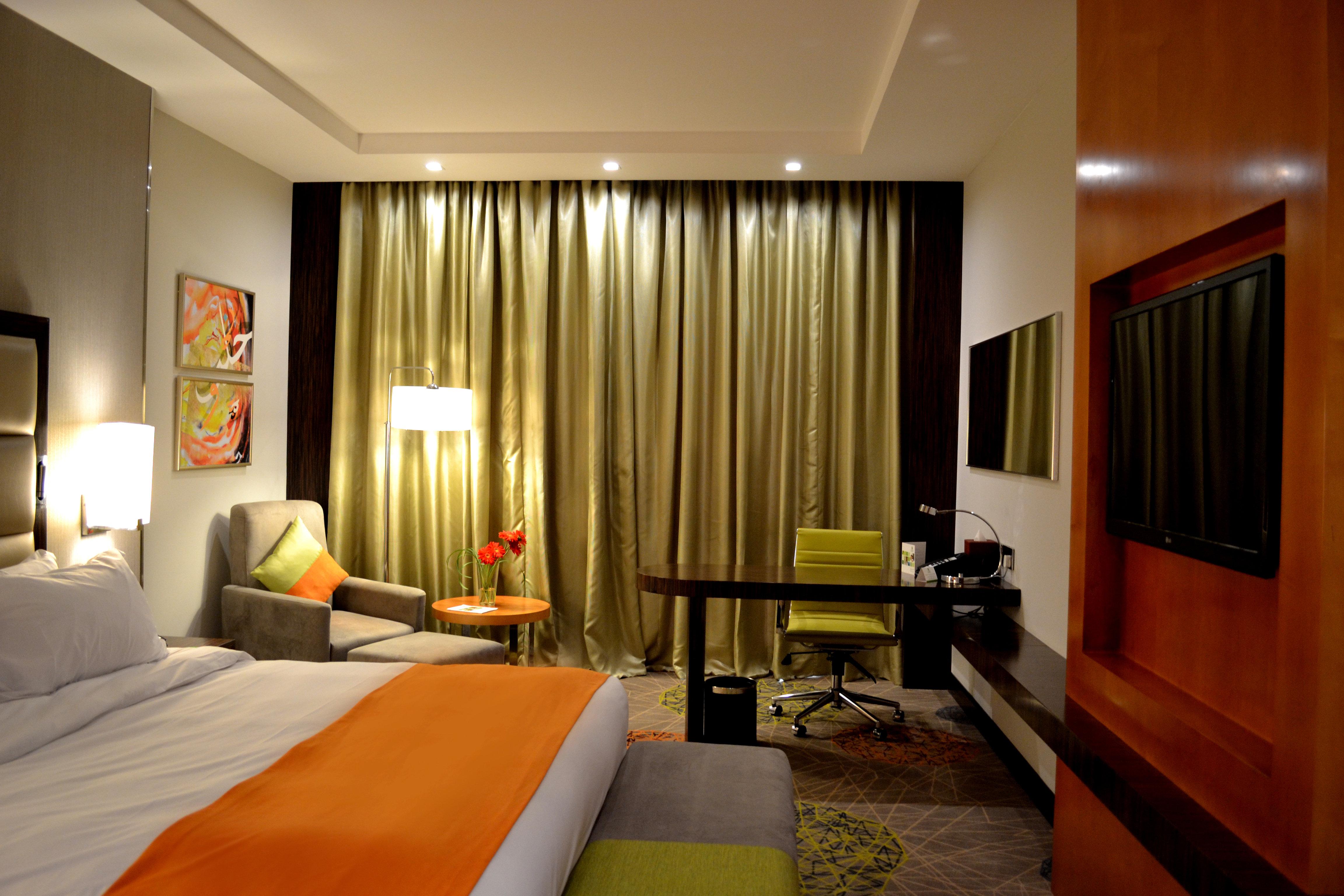 DELUXE ROOM