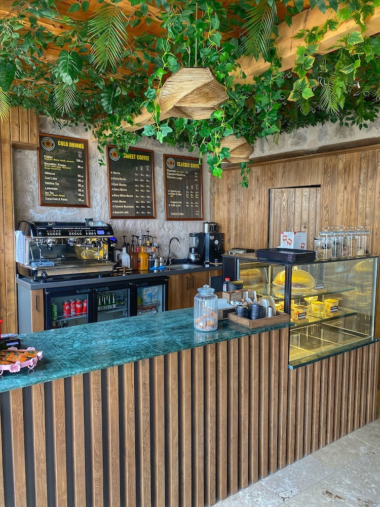 Taka Ev Cave Hotel & Guest House 44/50
