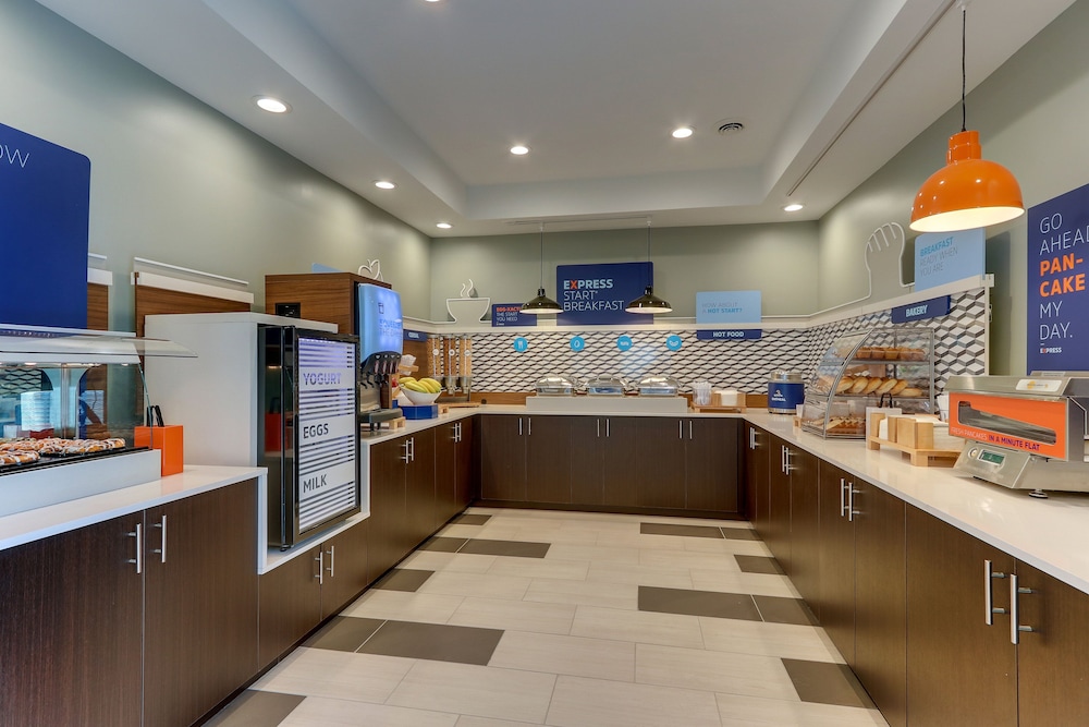 Holiday Inn Express & Suites Corbin, an IHG Hotel 51/61
