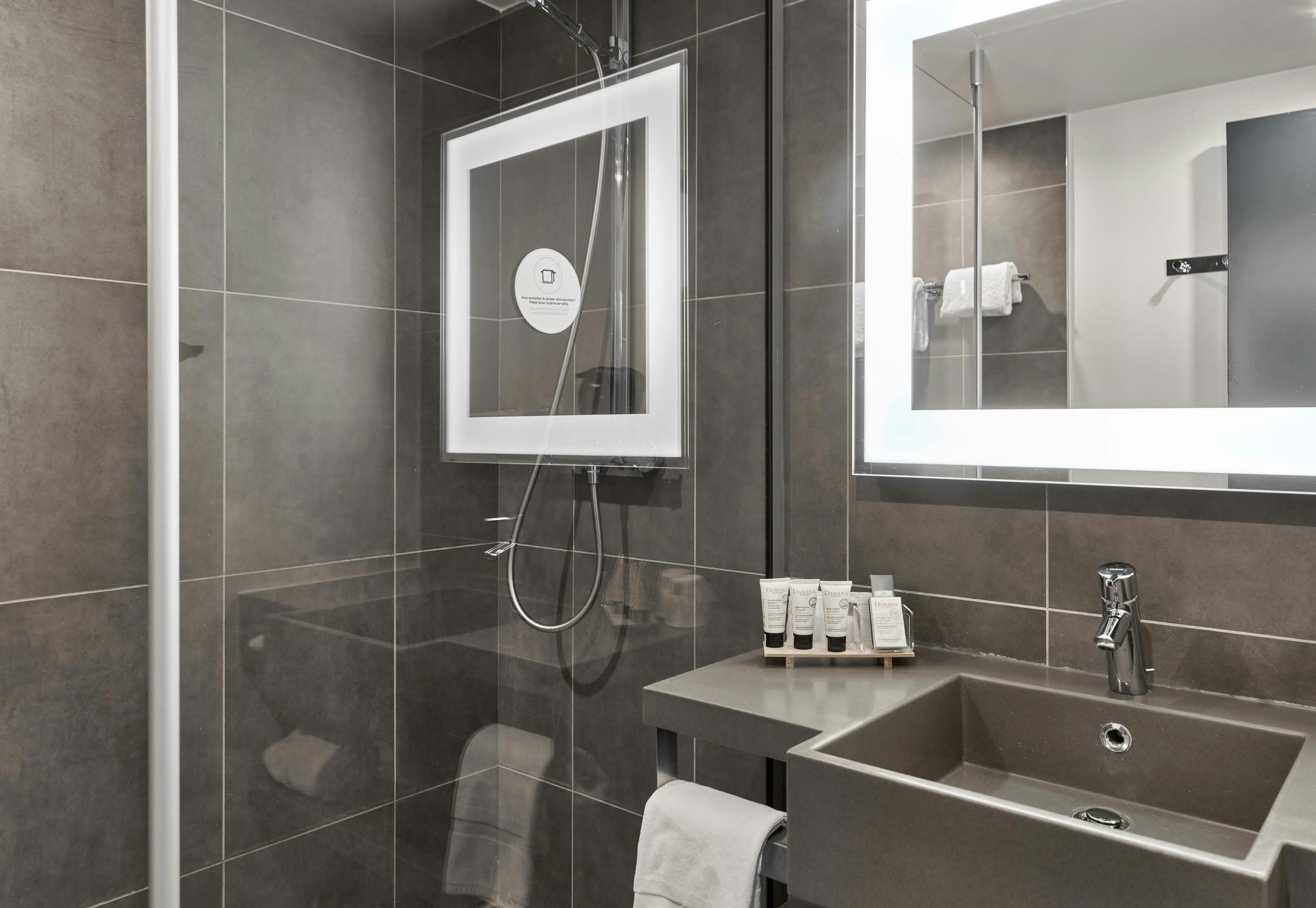 B&B Hotel Cergy Port 4 Stars 17/18