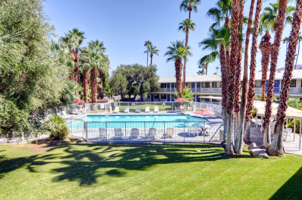 Motel6 Palm Springs, CA - East - Palm Canyon 40/50